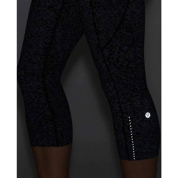 LULULEMON ATHLETICA Fast Free Crop II (Nulux 19') Size 4 - Picture 5 of 7